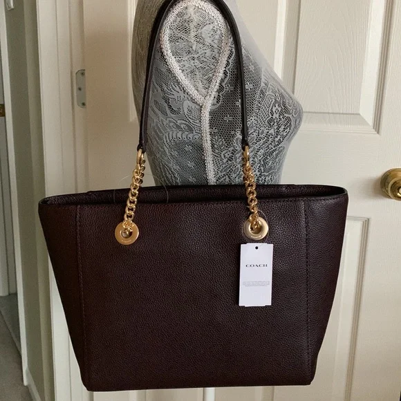 💕🎉HP🎉💕 LAST ONE - NWT COACH Burgundy Pebbled Leather Shoulder Bag - Picture 2 of 5